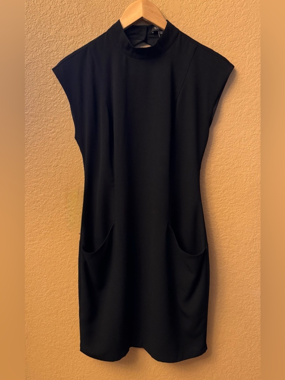 Bebe Mock Neck Open Back Cut-Out Mini Dress Snap Collar Black S